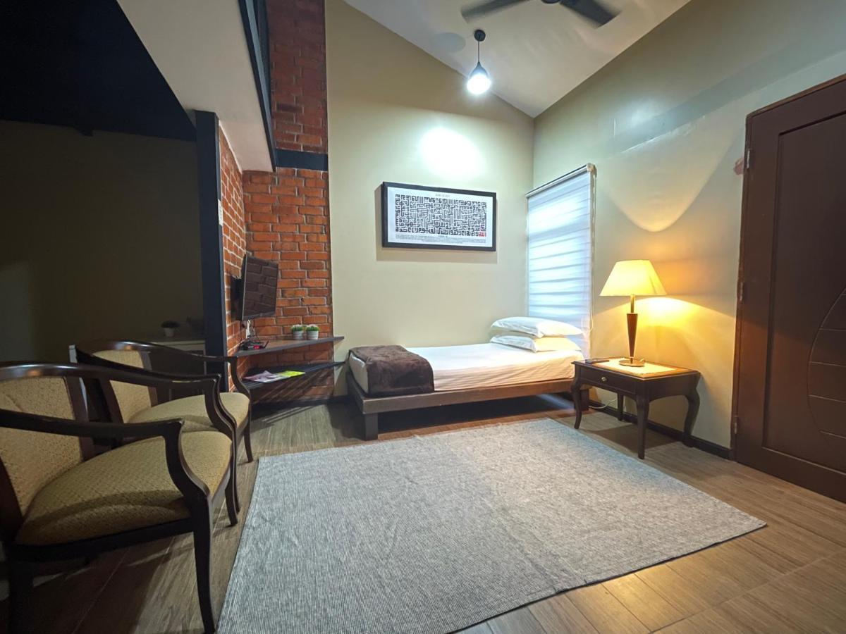 Grand Lodge Langkawi Пантай Ченанг Екстериор снимка