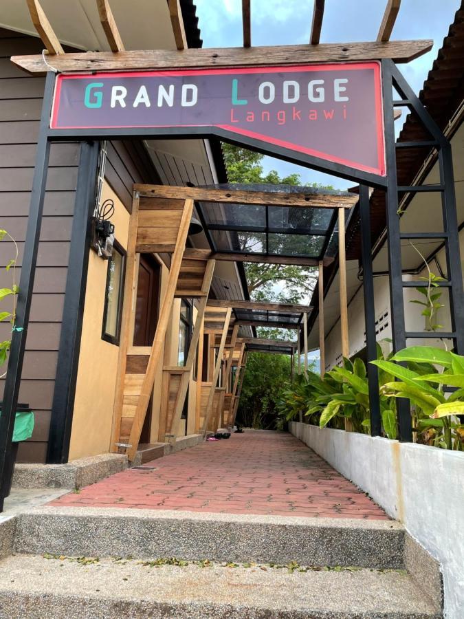 Grand Lodge Langkawi Пантай Ченанг Екстериор снимка